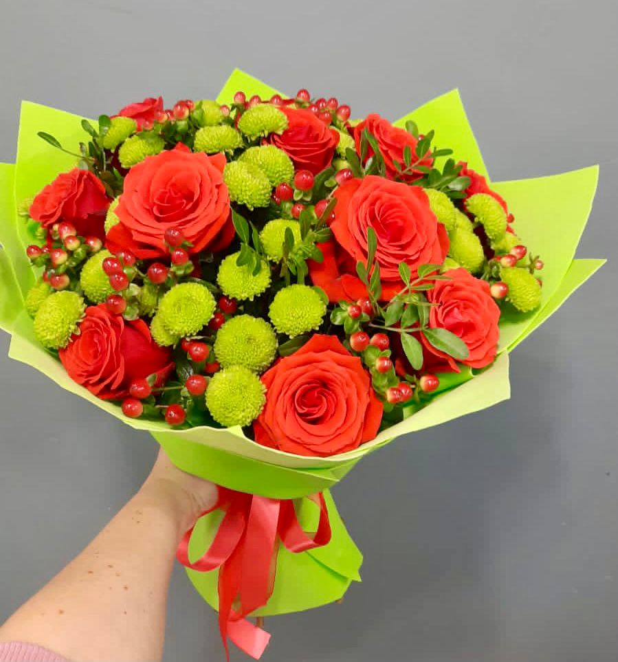 Букет цветов из: Хризантемы и Розы в Вольно-Надеждинское