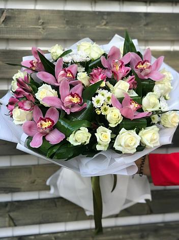 Букет цветов из: Розы и Хризантемы в Вольно-Надеждинское