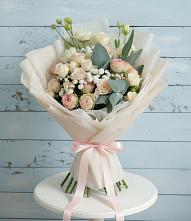 Букет цветов из:  Розы и Лизиантусы в Вольно-Надеждинское