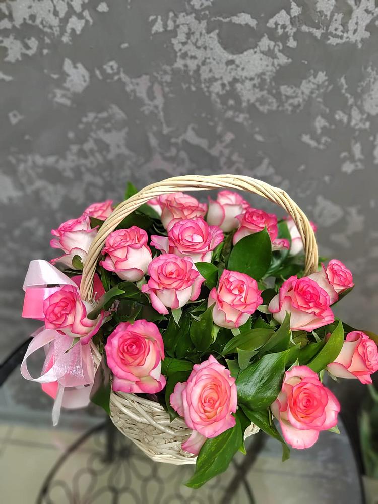 Цветочная композиция из Розы в корзине в Вольно-Надеждинское