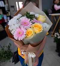 Букет цветов из:  Герберы, Розы и Хризантемы в Вольно-Надеждинское