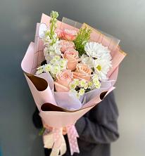 Букет цветов из:  Хризантемы и Розы в Вольно-Надеждинское