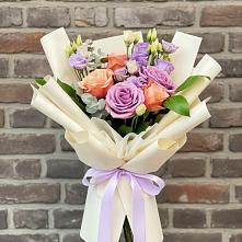 Букет цветов из:  Лизиантусы и Розы в Вольно-Надеждинское