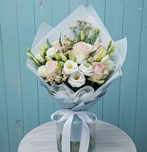 Букет цветов из:  Розы и Лизиантусы в Вольно-Надеждинское