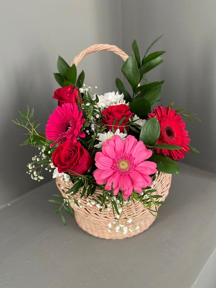 Цветочная композиция из Розы, Хризантемы и Герберы в корзине в Вольно-Надеждинское